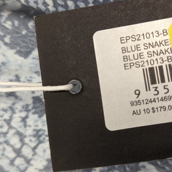 NWT Ena Pelly Blue Snakeskin Short Sleeve Button Front Top Size 6 - Picture 8 of 11